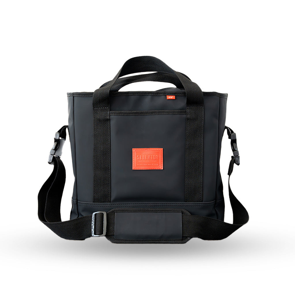 Selektor Messenger Bag, Rubber Black, Front Side